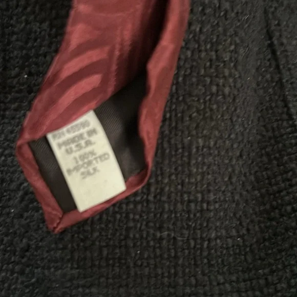🔥 Andre Valetino 💯 % silk Necktie Red78054 RN # 45590 serial # 6562713399